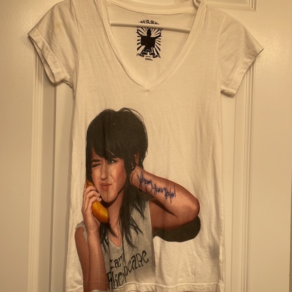Katy Perry Signed Tee‼️ - Picture 2 of 4